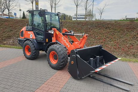 Radlader Kubota R82